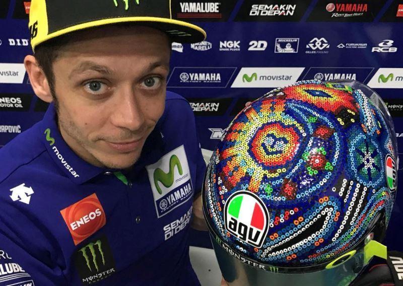 besked Masaccio sommer Uniknya Desain Helm Baru Rossi di Balapan MotoGP 2018 - Carmudi Indonesia