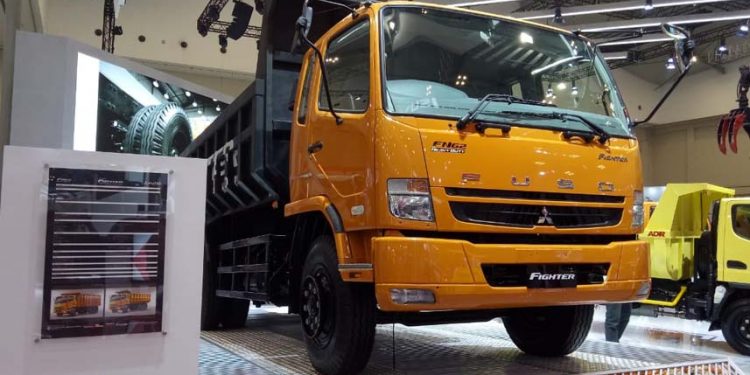 Peluncuran Fuso Fighter  dan Model Baru Colt Diesel 